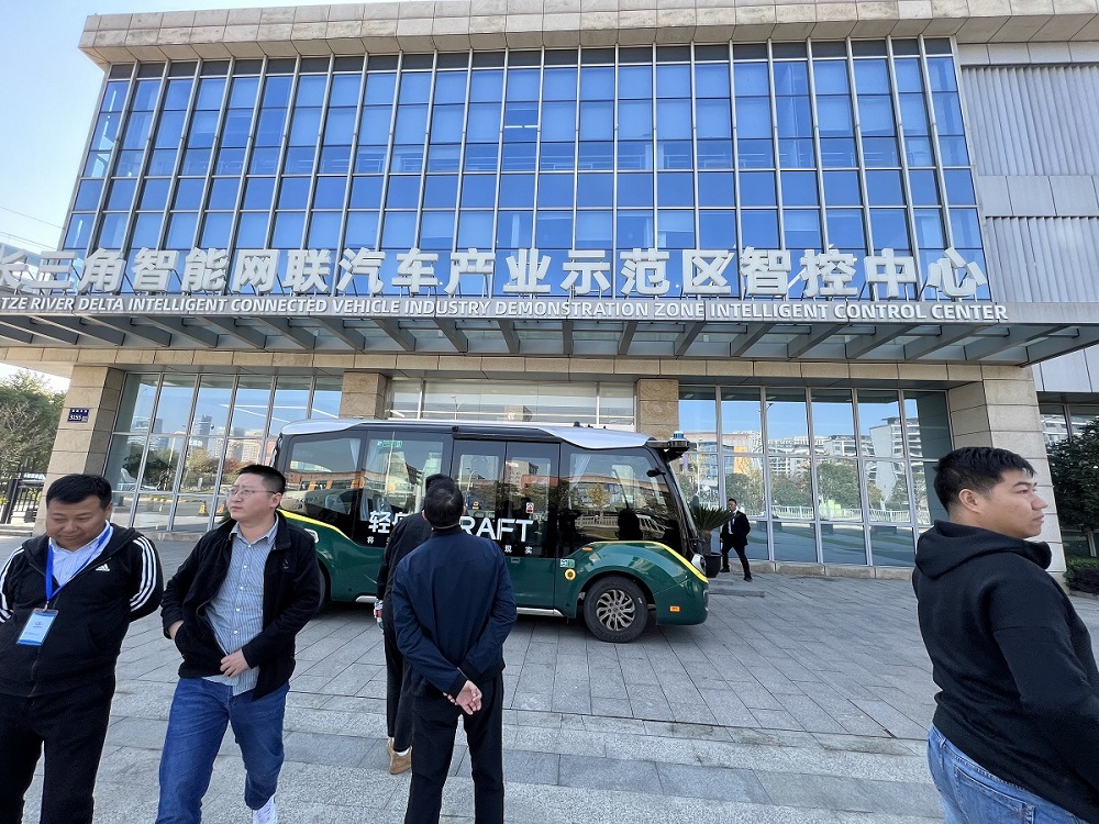 1702374903475037874.jpg 4.jpg